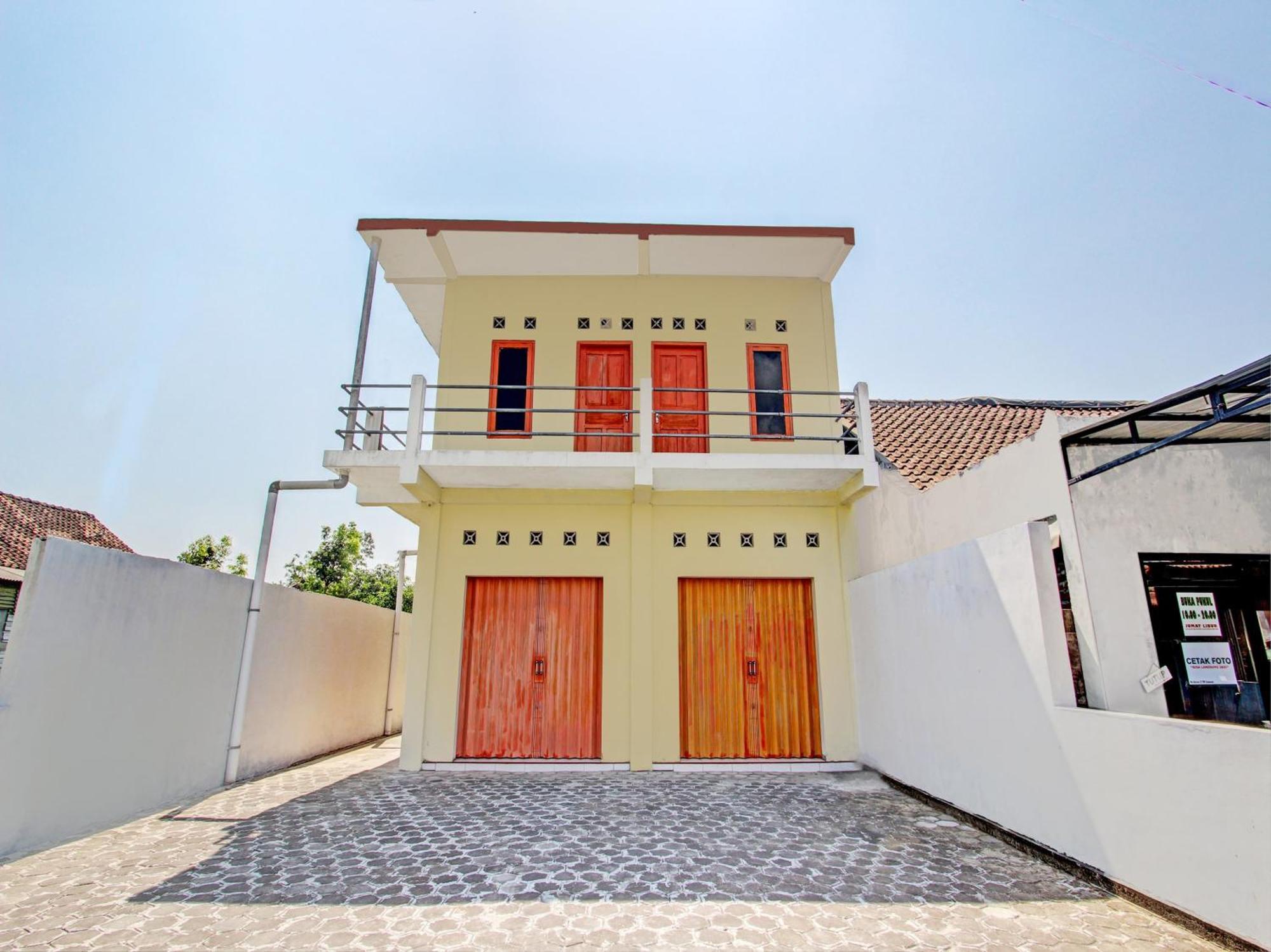 Spot On 93020 Rumah Singgah Ganjuran Bantul Exterior photo